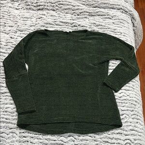 Women's Deep Green Crewneck Lightweight Knit Sweater